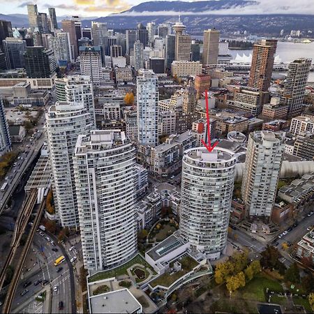 Lovely One-Bedroom Apartment With Pool, Hot Tub, And Gym In The Heart Of Downtown, Skytrain 3Min Away Vancouver Exterior photo