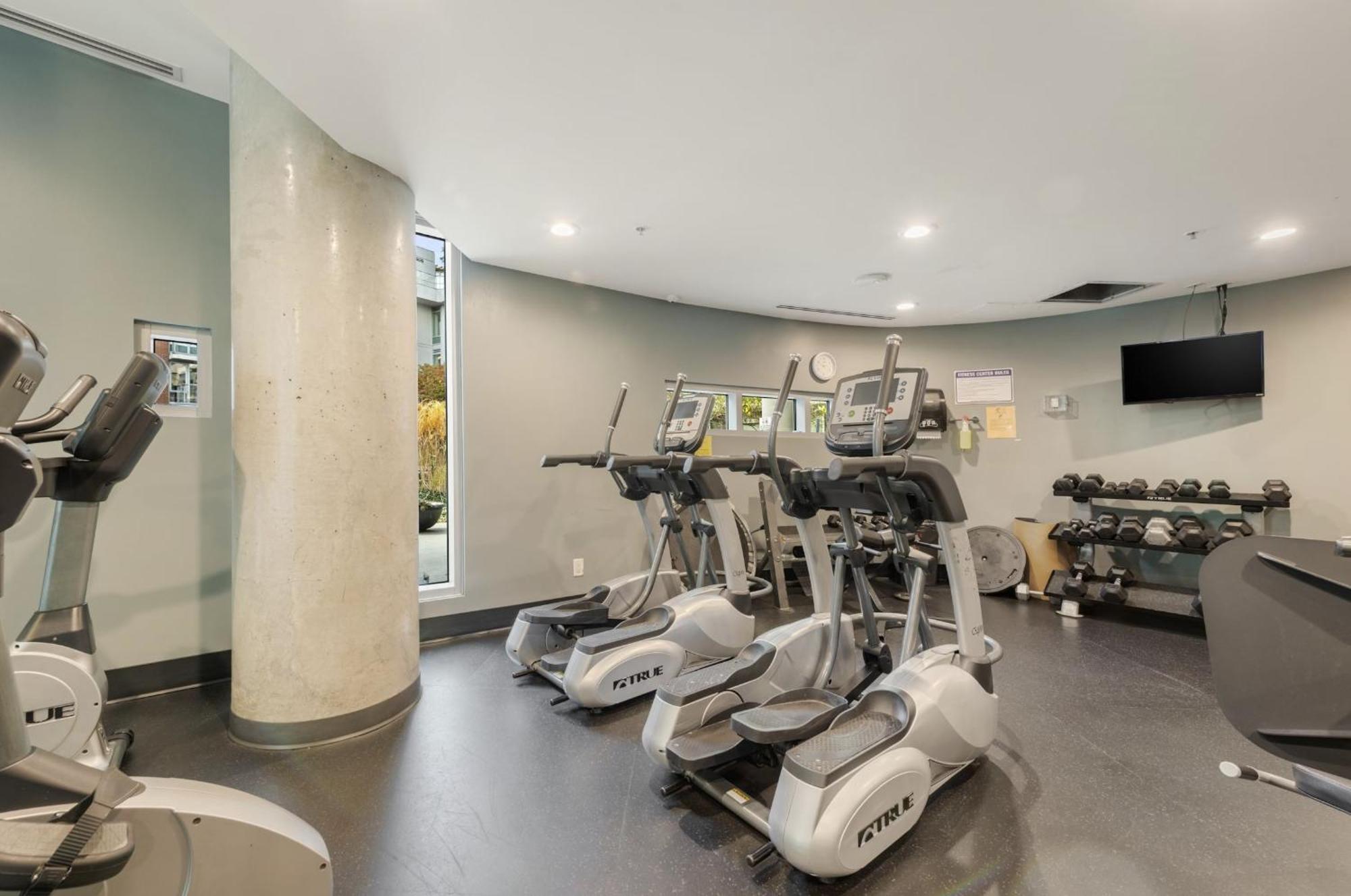 Lovely One-Bedroom Apartment With Pool, Hot Tub, And Gym In The Heart Of Downtown, Skytrain 3Min Away Vancouver Exterior photo
