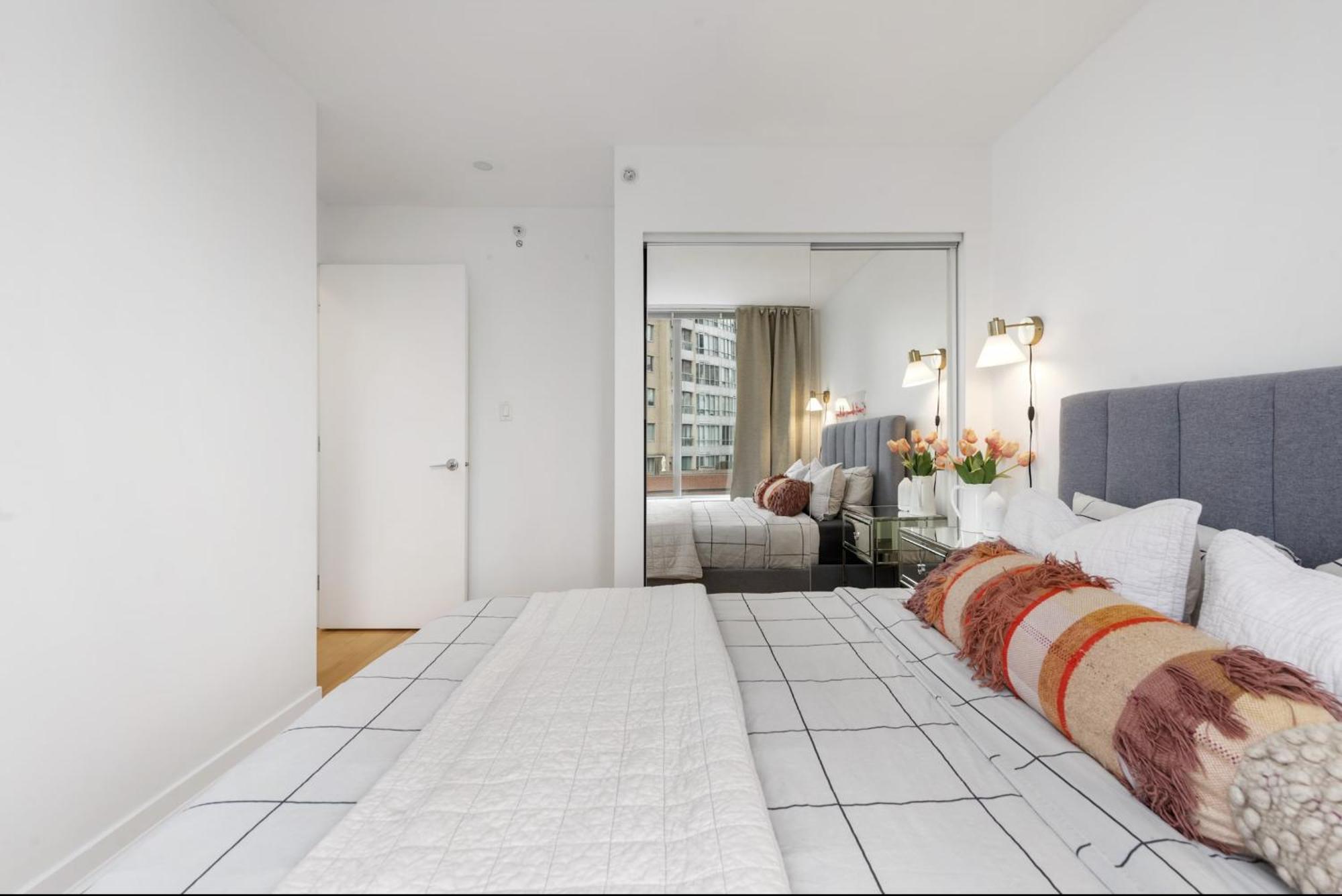 Lovely One-Bedroom Apartment With Pool, Hot Tub, And Gym In The Heart Of Downtown, Skytrain 3Min Away Vancouver Exterior photo